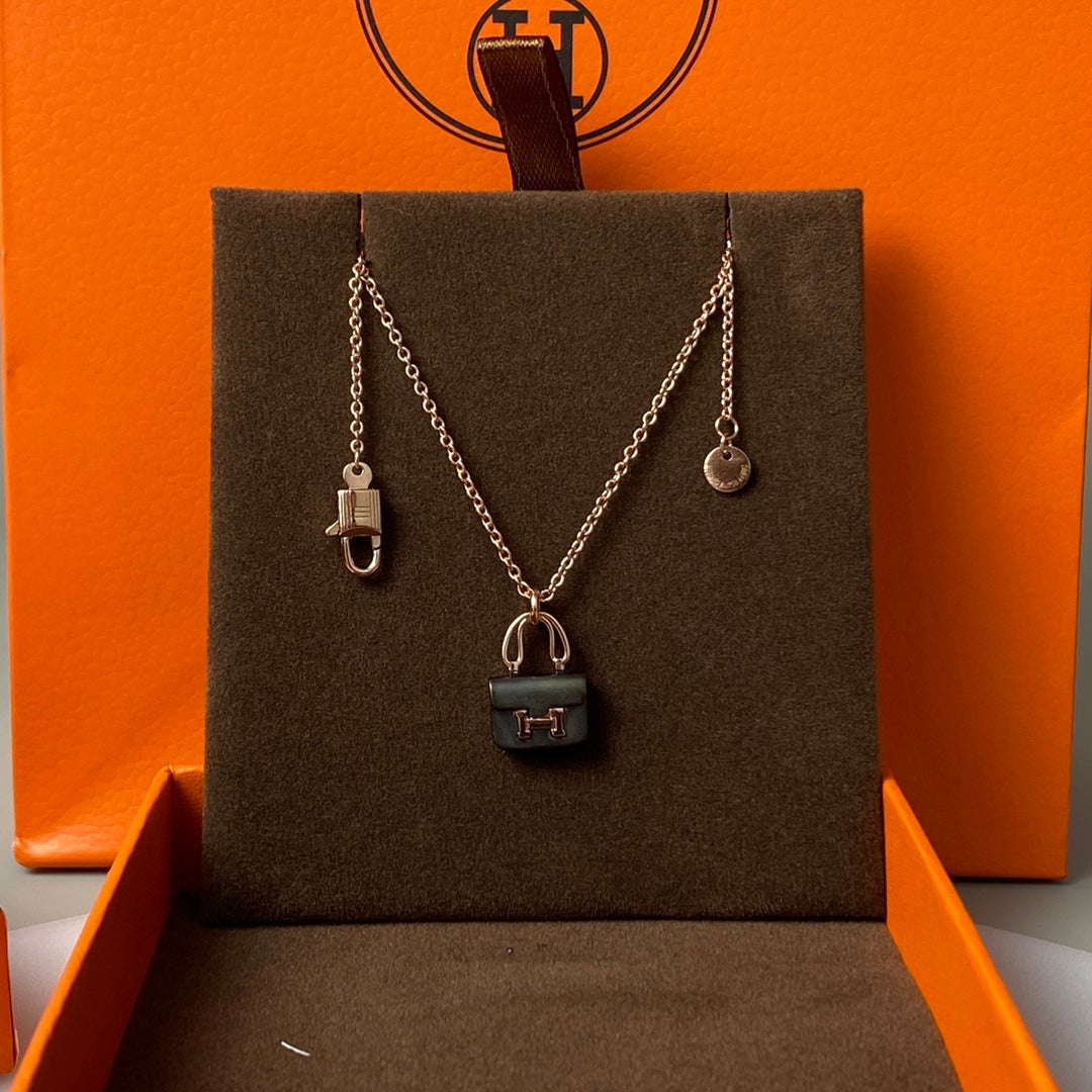 [LunaMar]CONSTANCE BLACK PEDANT ROSE GOLD NECKLACE