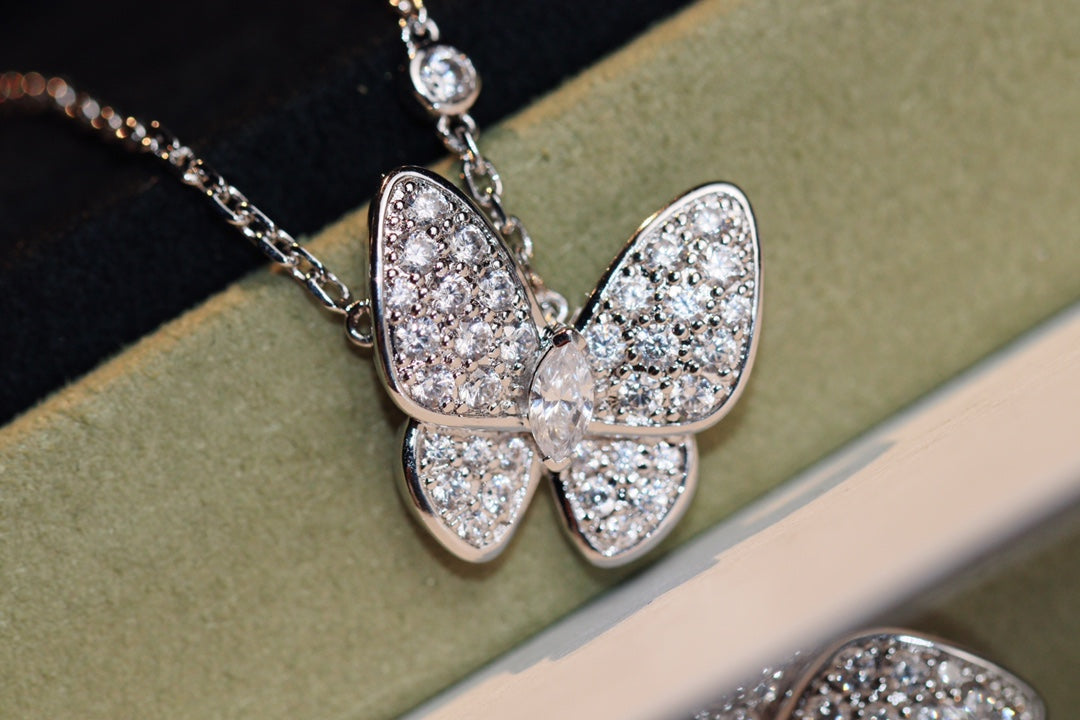 [LunaMar]BUTTERFLY DIAMOND CHARM NECKLACE
