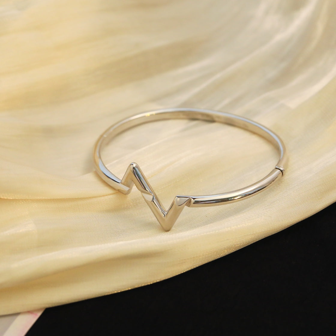[LunaMar]VOLTE UPSITE DOWN BRACELET
