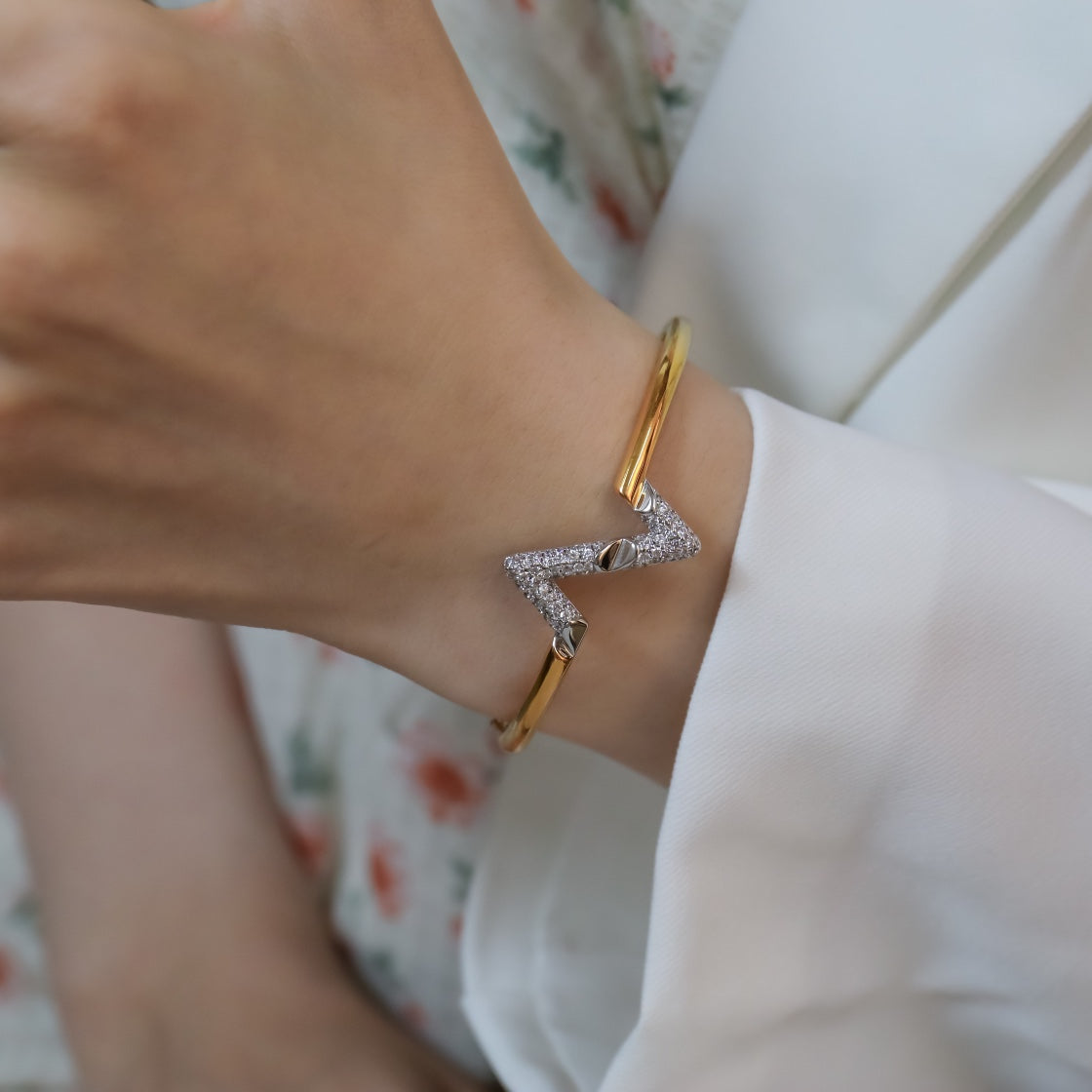 [LunaMar]VOLTE UPSITE DOWN GOLD DIAMOND BRACELET