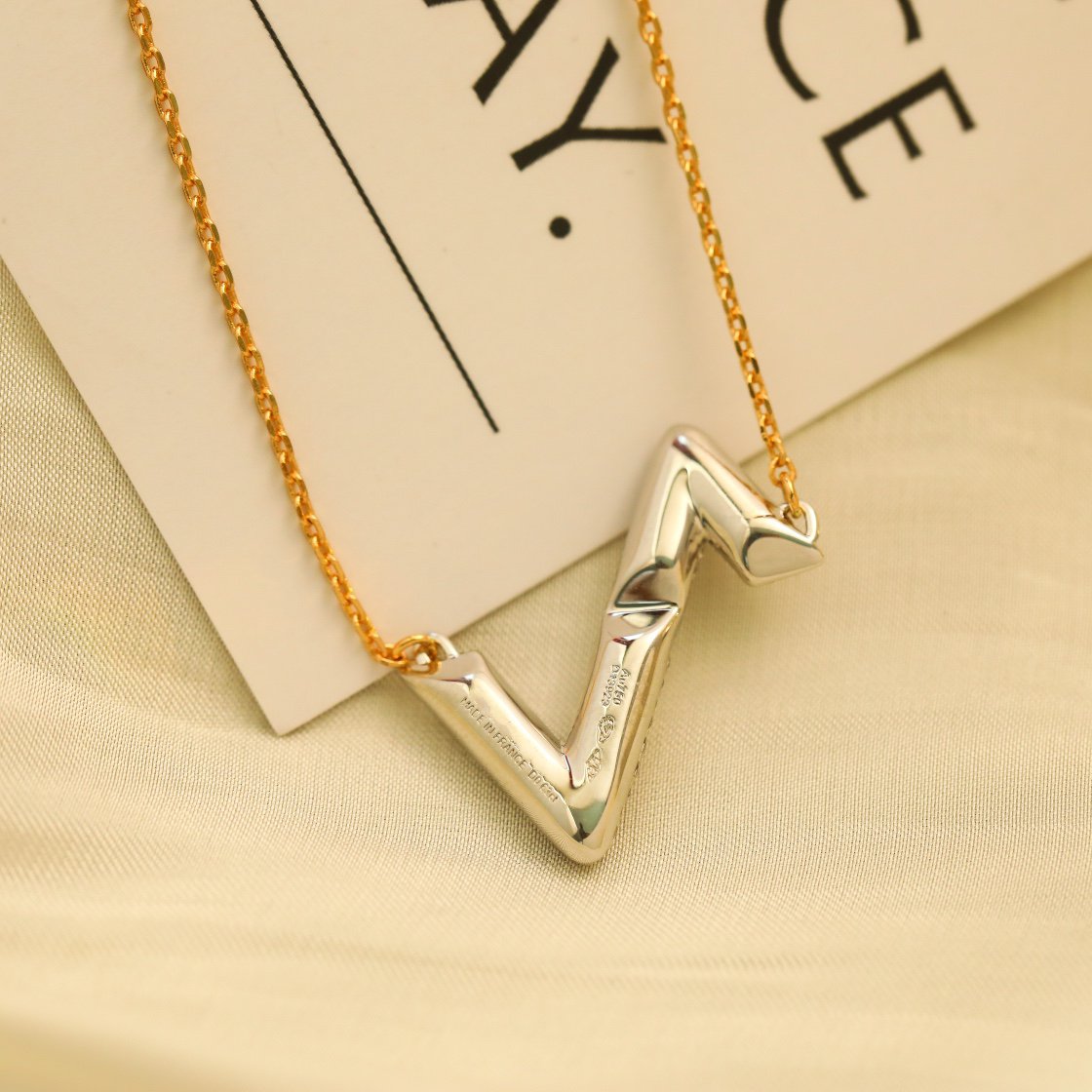 [LunaMar]VOLT SILVER DIAMOND PEDANT NECKLACE