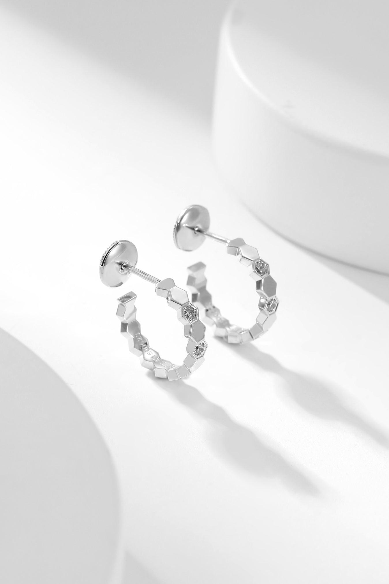 [LunaMar]BEE LOVE DIAMOND HOOP EARRINGS