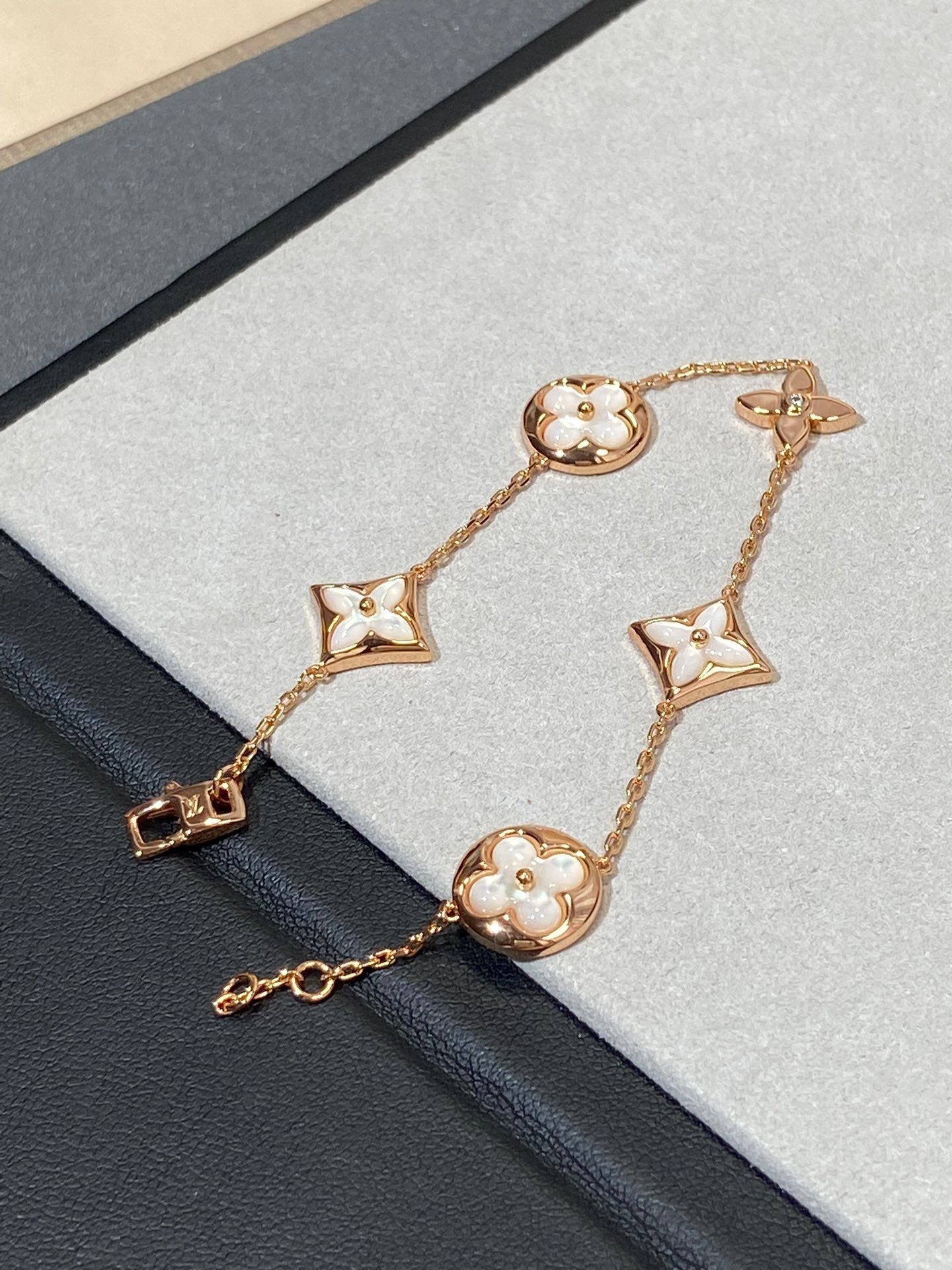 [LunaMar]STAR AND SUN 5 MOTIF MOP ROSE GOLD BRACELET
