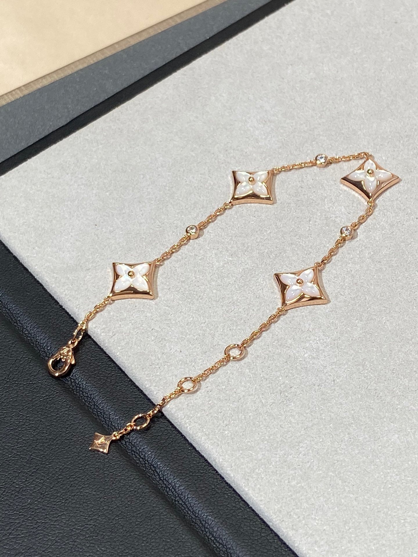 [LunaMar]STAR 4 MOTIF MOP DIAMOND ROSE GOLD BRACELET
