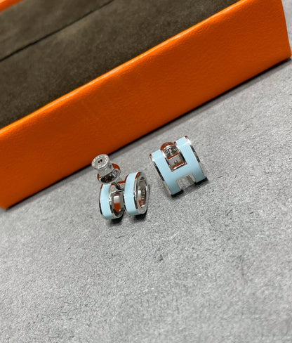[LunaMar]POP H SKY BLUE STUD EARRINGS
