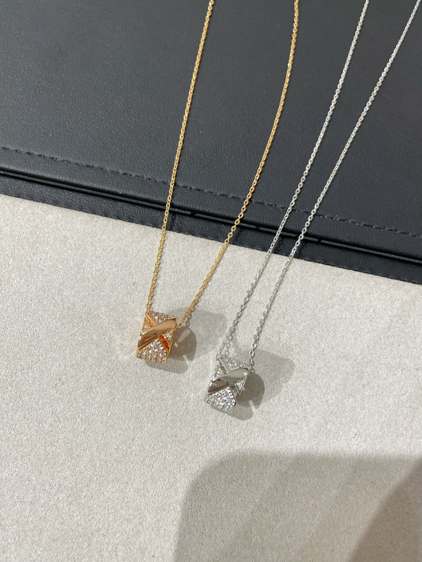 [LunaMar]LIENS EVIDENCE DIAMOND PAVED NECKLACE