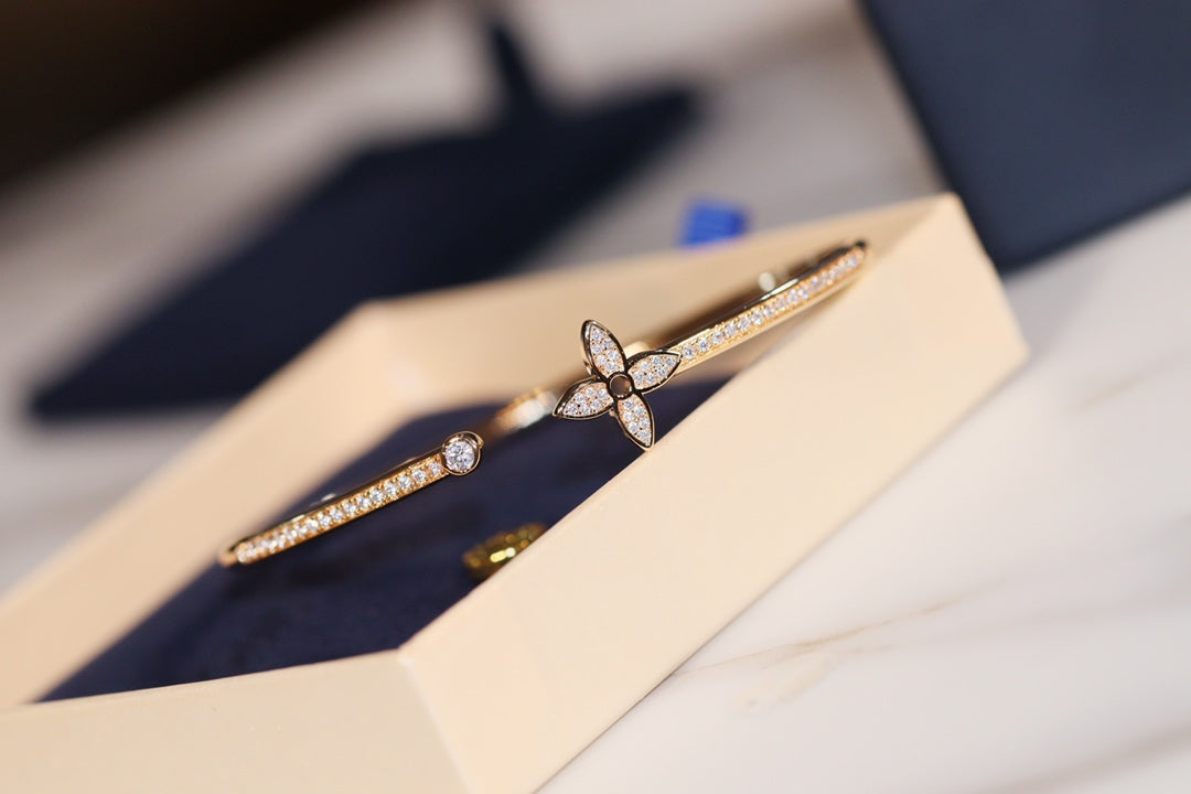 [LunaMar]IDYLLE GOLD OPEN BRACELET DIAMOND PAVED