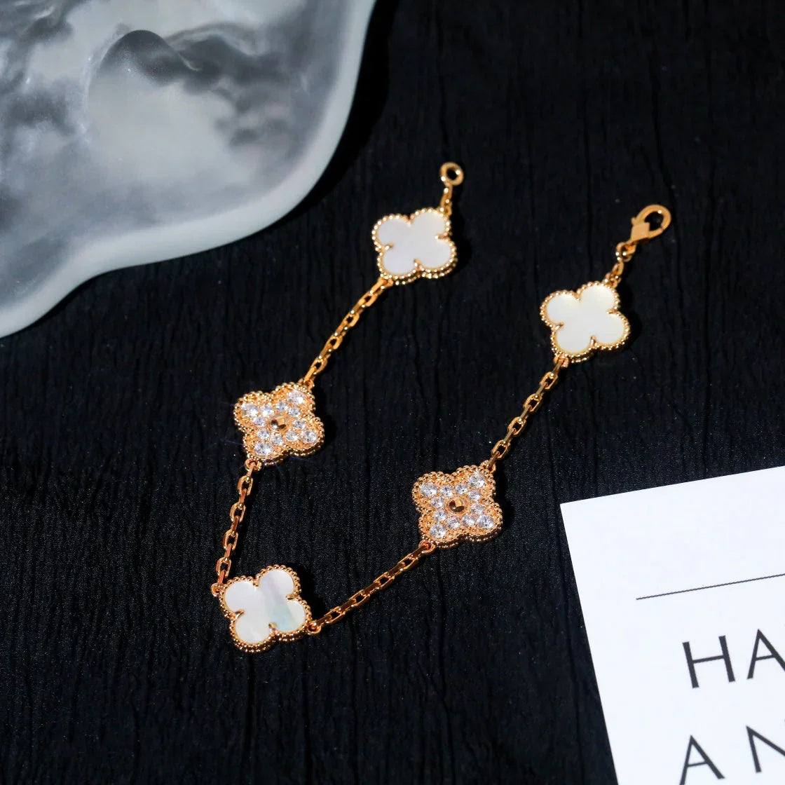 [LunaMar]LUCKY CLOVER 5-MOTIF BRACELET - WHITE MOTHER-OF-PEARL COLLECTION