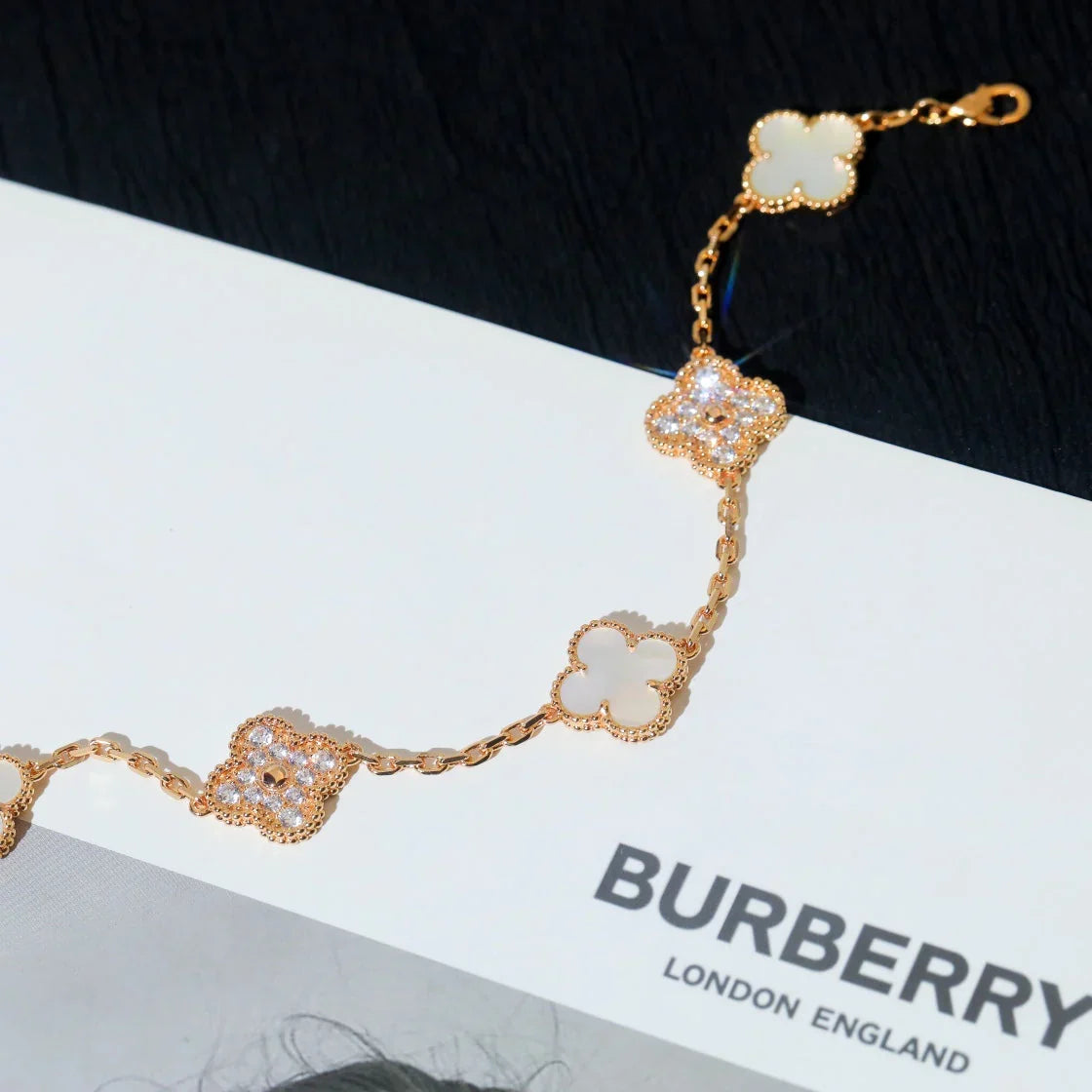 [LunaMar]LUCKY CLOVER 5-MOTIF BRACELET - WHITE MOTHER-OF-PEARL COLLECTION