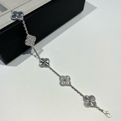 [LunaMar]LUCKY CLOVER 5-MOTIF BRACELET - LASER COLLECTION