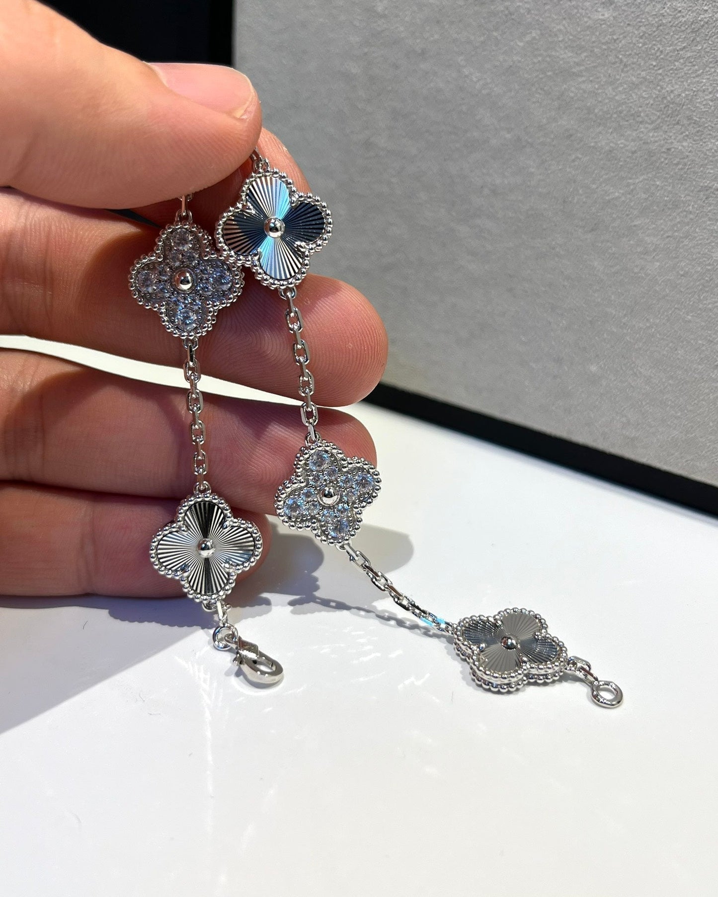 [LunaMar]LUCKY CLOVER 5-MOTIF BRACELET - LASER COLLECTION