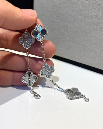 [LunaMar]LUCKY CLOVER 5-MOTIF BRACELET - LASER COLLECTION