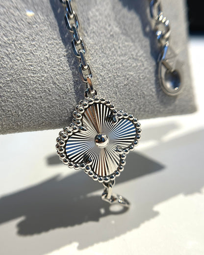 [LunaMar]LUCKY CLOVER 5-MOTIF BRACELET - LASER COLLECTION