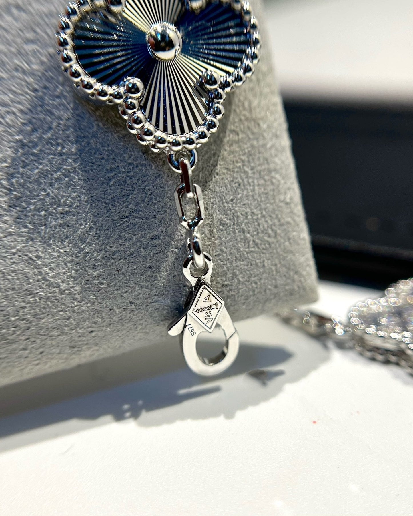 [LunaMar]LUCKY CLOVER 5-MOTIF BRACELET - LASER COLLECTION