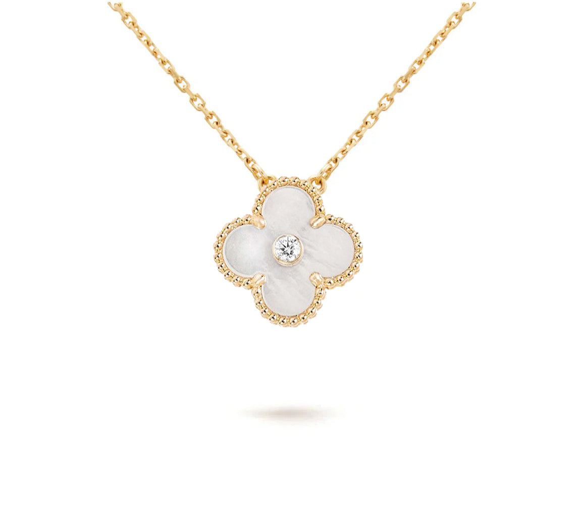[LunaMar]LIMITED EDITION CHRISTMAS CLOVER FLOWER NECKLACE - 15MM ANNUAL COLLECTIBLE PENDANT
