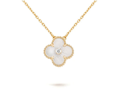 [LunaMar]LIMITED EDITION CHRISTMAS CLOVER FLOWER NECKLACE - 15MM ANNUAL COLLECTIBLE PENDANT