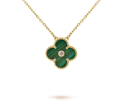 [LunaMar]LIMITED EDITION CHRISTMAS CLOVER FLOWER NECKLACE - 15MM ANNUAL COLLECTIBLE PENDANT