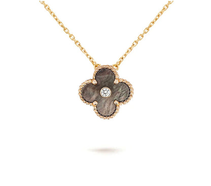 [LunaMar]LIMITED EDITION CHRISTMAS CLOVER FLOWER NECKLACE - 15MM ANNUAL COLLECTIBLE PENDANT