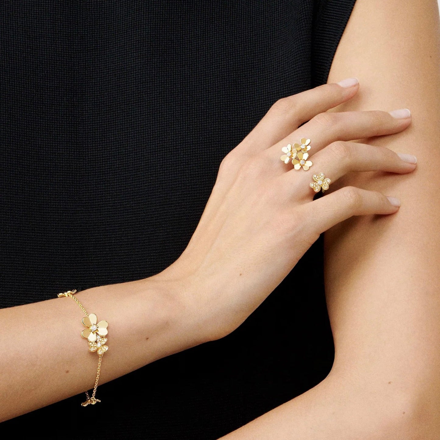 [LunaMar]LUMINOUS BLOSSOM 5-MOTIF CHARM BRACELET