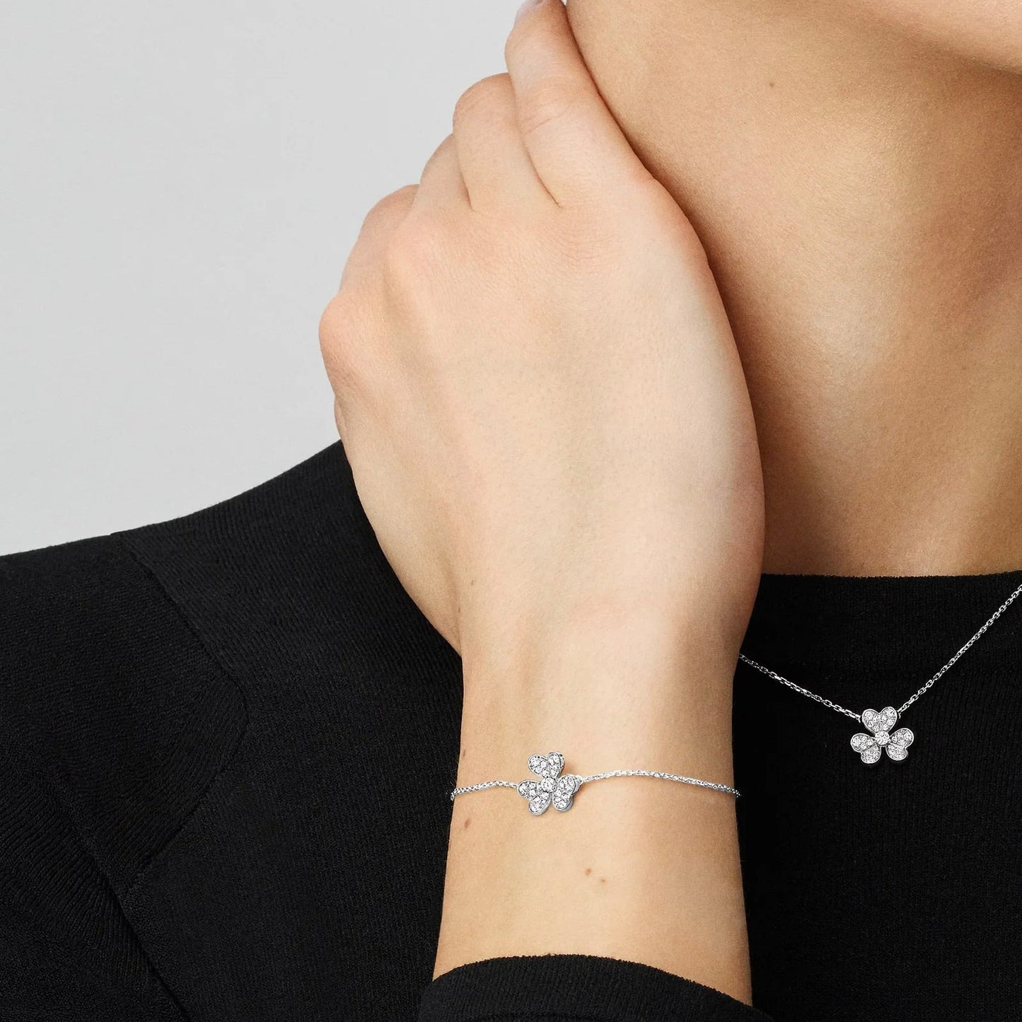 [LunaMar]LUMINOUS BLOSSOM SINGLE-MOTIF CHARM BRACELET