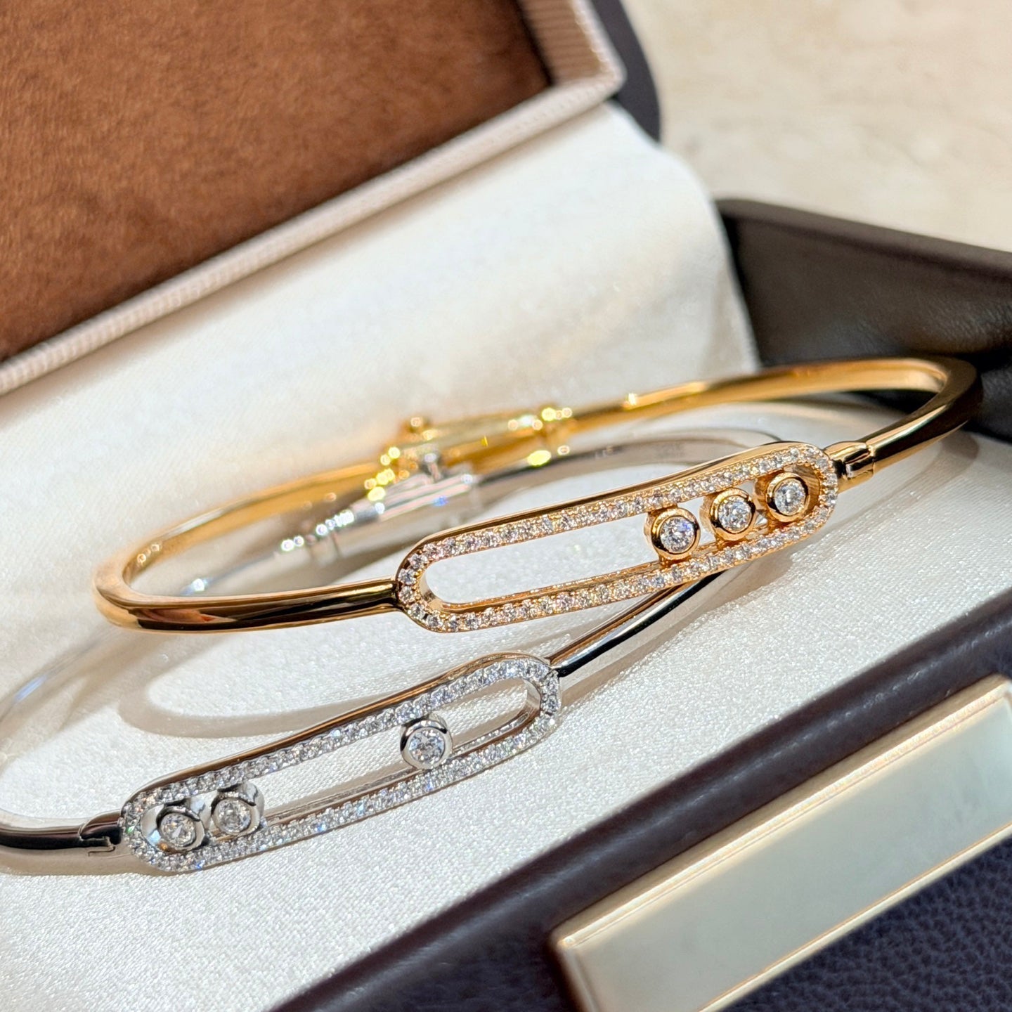 [LunaMar]MOVE PAVÉ DIAMOND BANGLE BRACELET M