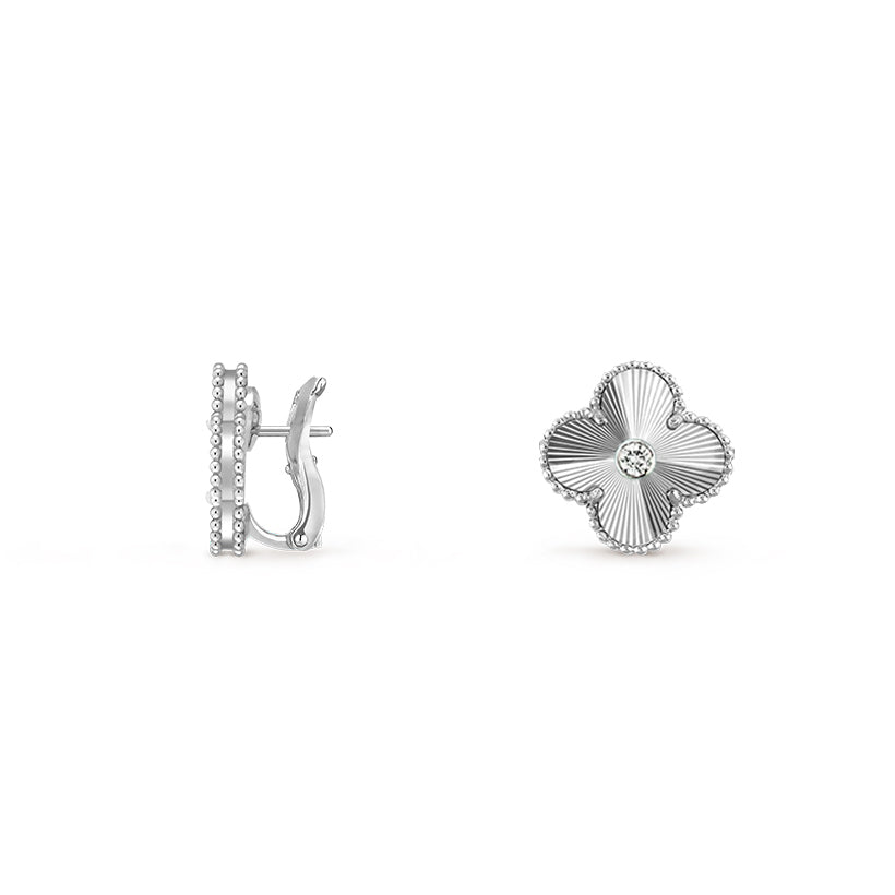 [LunaMar]15MM CLOVER FLOWER STUD EARRINGS DIAMOND-WHITE GOLD COLLECTION