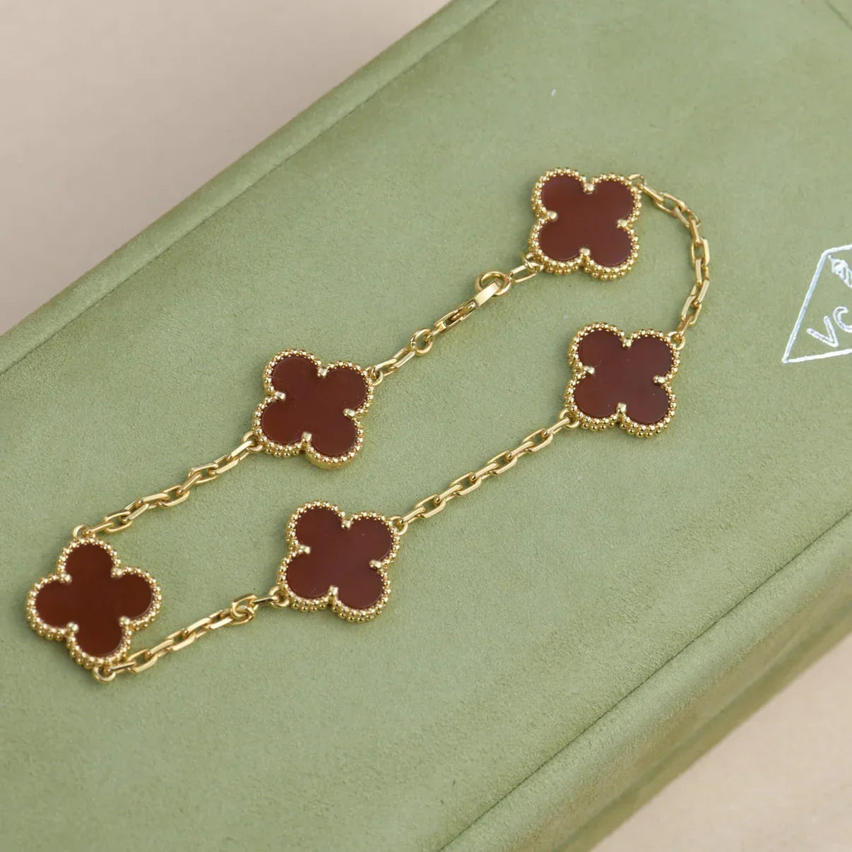 [LunaMar]LUCKY CLOVER 5-MOTIF BRACELET - RED CARNELIAN COLLECTION