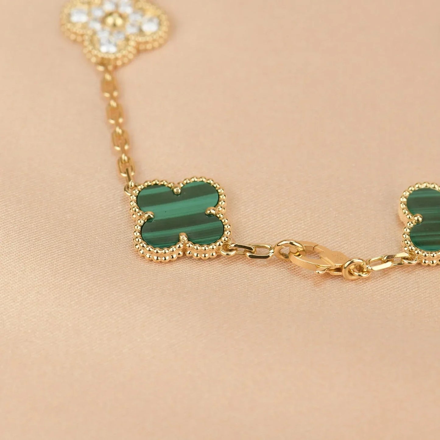 [LunaMar]LUCKY CLOVER 5-MOTIF BRACELET - MALACHITE COLLECTION