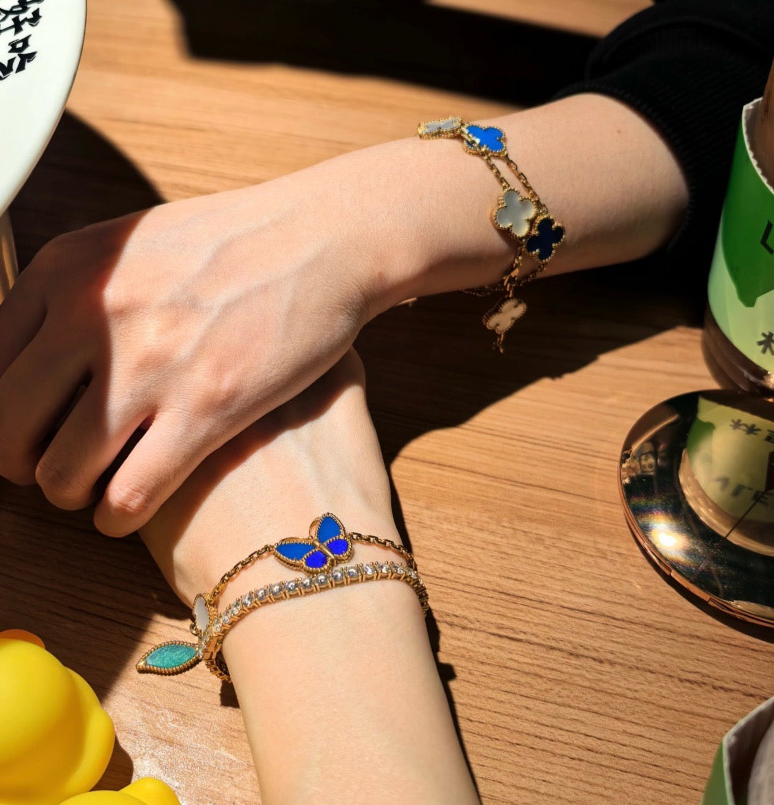 [LunaMar]SPRING ENCHANTMENT BUTTERFLY & FLORAL CHARM BRACELET