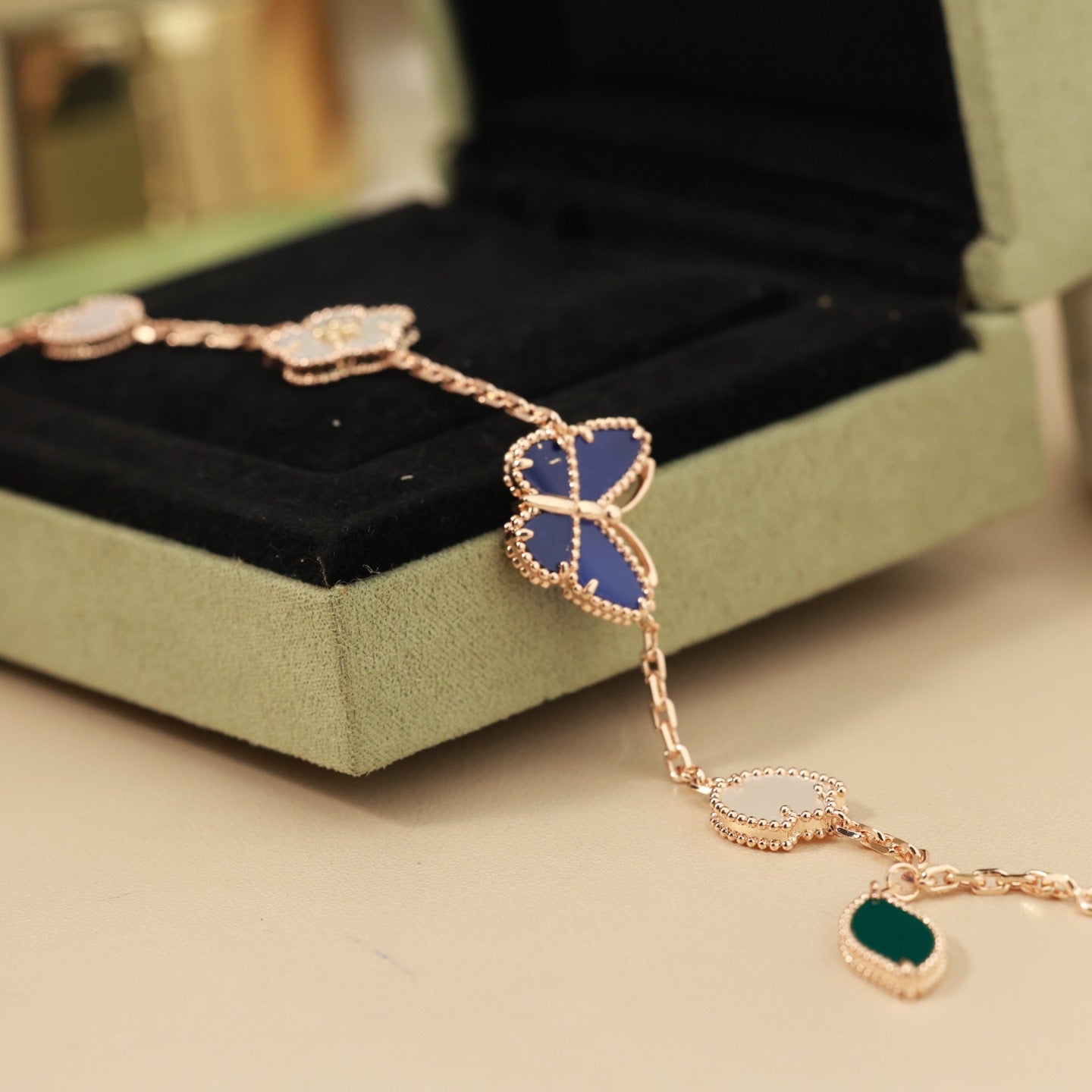 [LunaMar]SPRING ENCHANTMENT BUTTERFLY & FLORAL CHARM BRACELET
