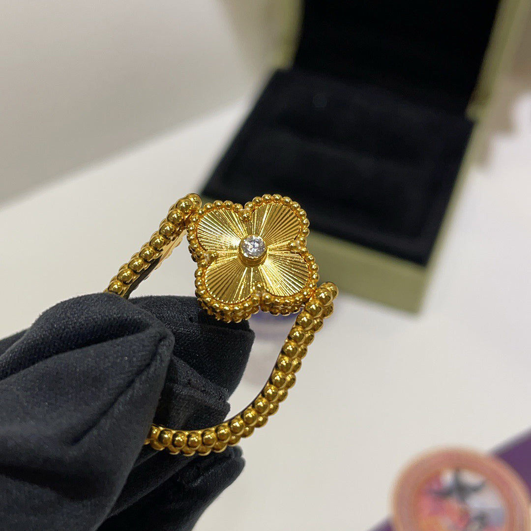 [LunaMar]LUCKY CLOVER GOLD REVERSIBLE RING
