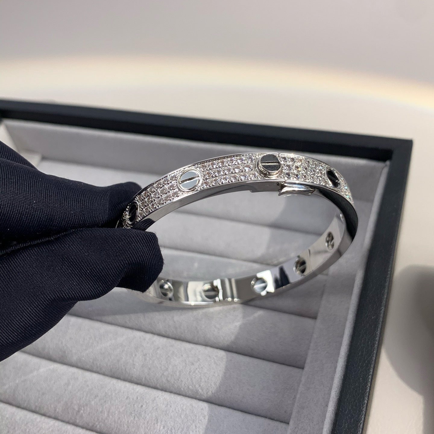[LunaMar]CLASSIC 6.1MM LOVE BANGLE - DIAMOND PAVÉ & BLACK CERAMIC