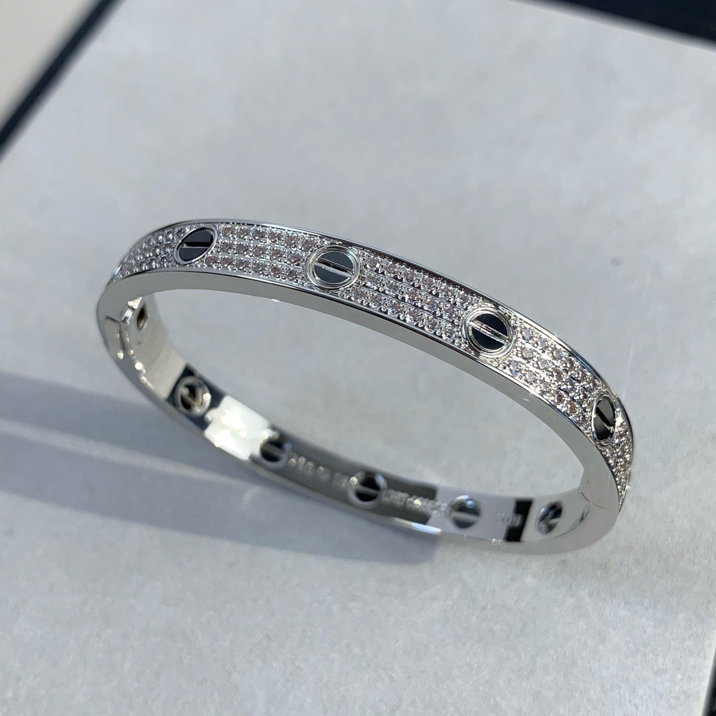 [LunaMar]CLASSIC 6.1MM LOVE BANGLE - DIAMOND PAVÉ & BLACK CERAMIC