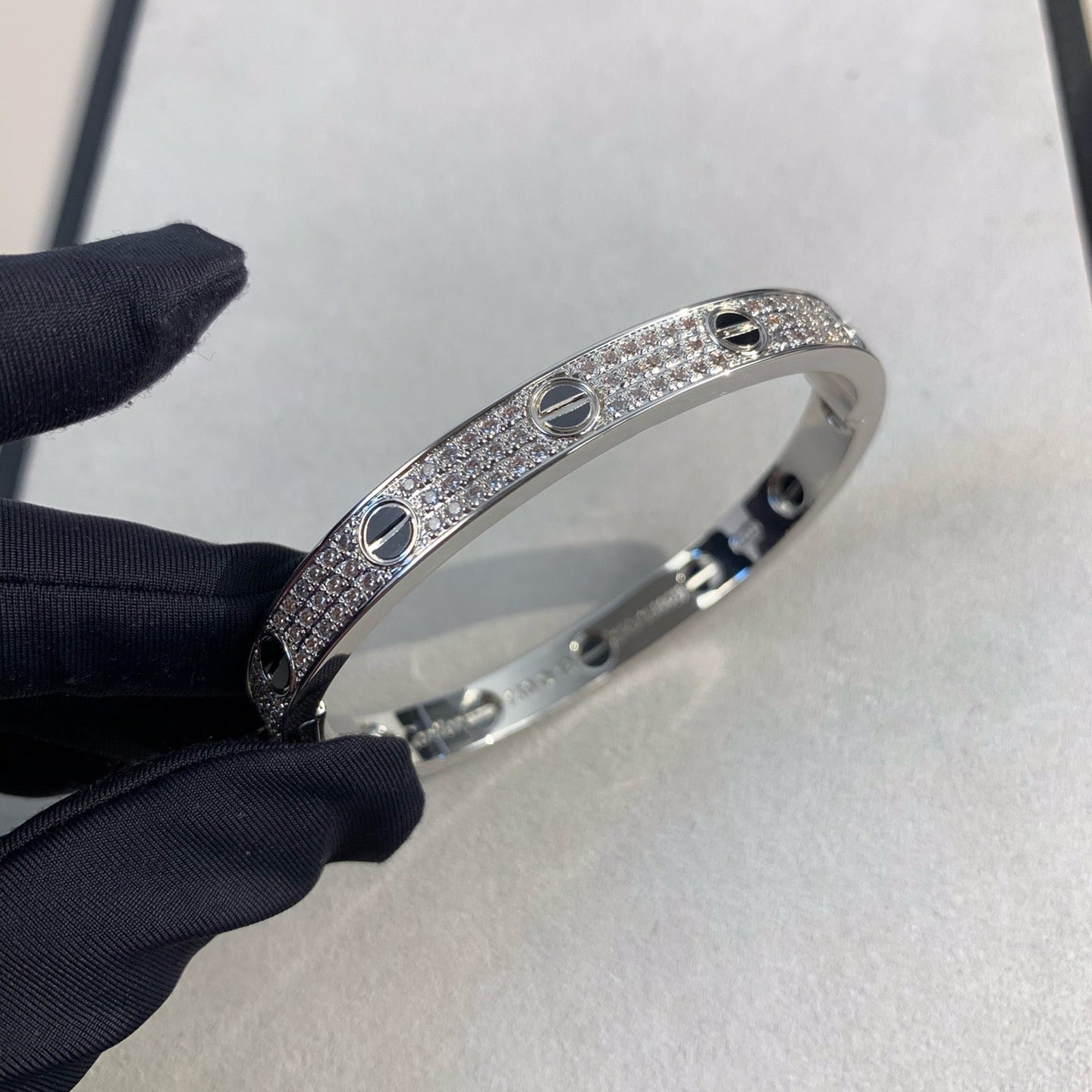 [LunaMar]CLASSIC 6.1MM LOVE BANGLE - DIAMOND PAVÉ & BLACK CERAMIC