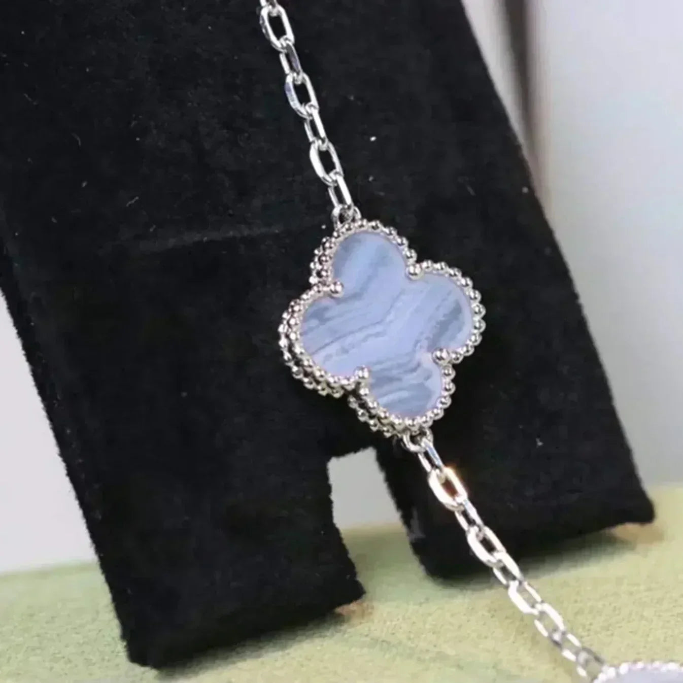 [LunaMar]LUCKY CLOVER 5-MOTIF BRACELET - PURPLE CHALCEDONY COLLECTION