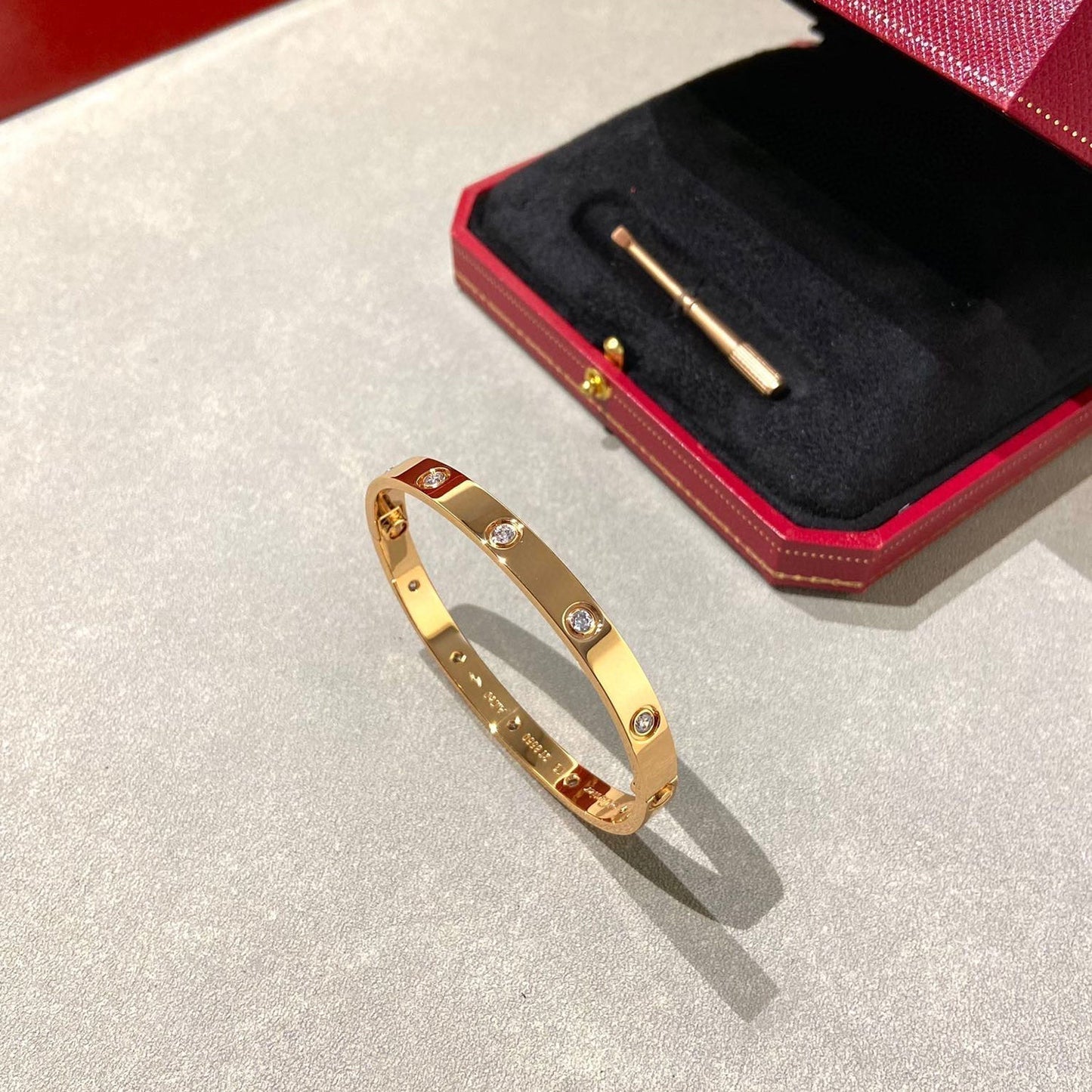 [LunaMar]CLASSIC 6.1MM LOVE BANGLE - 10-DIAMOND