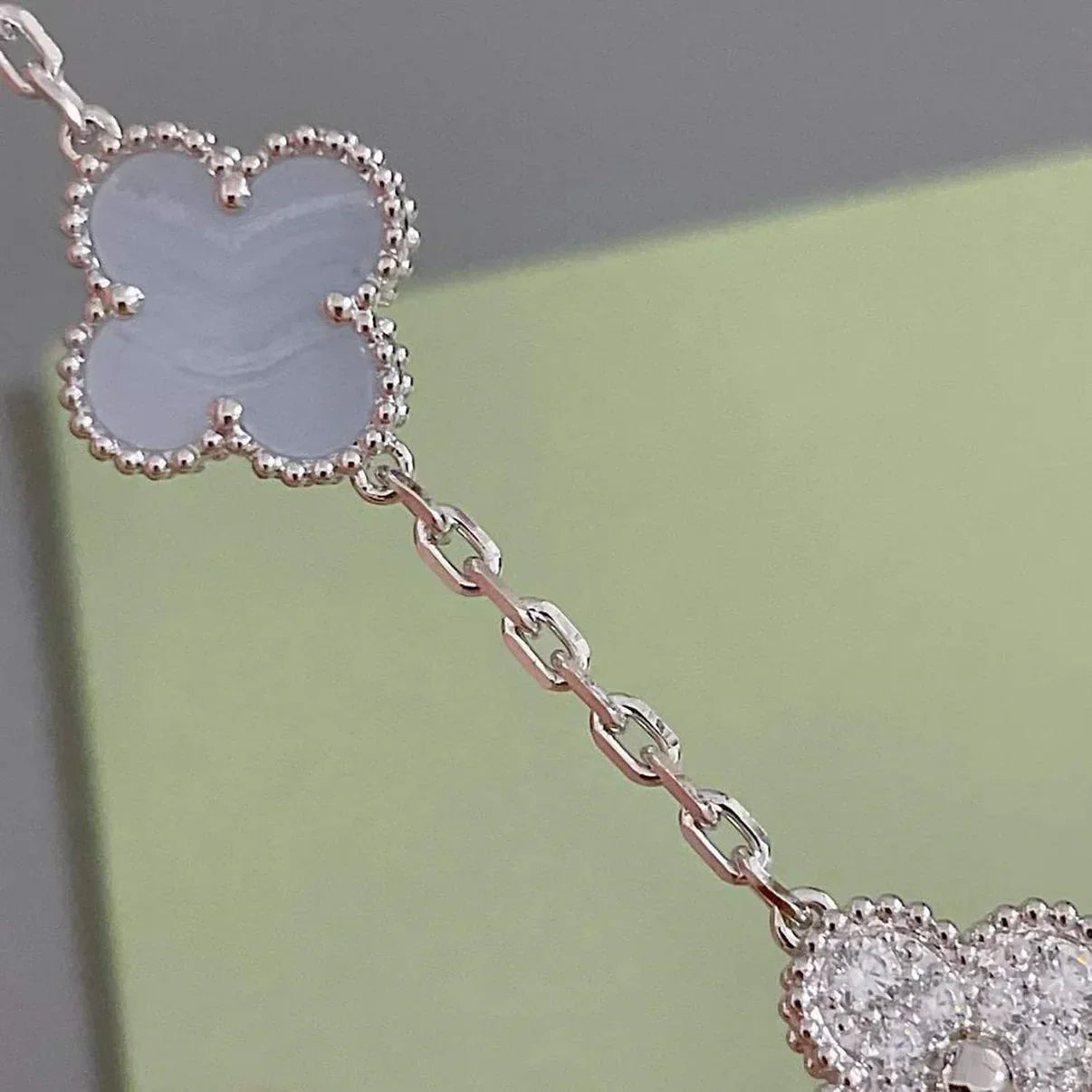 [LunaMar]LUCKY CLOVER 5-MOTIF BRACELET - PURPLE CHALCEDONY COLLECTION
