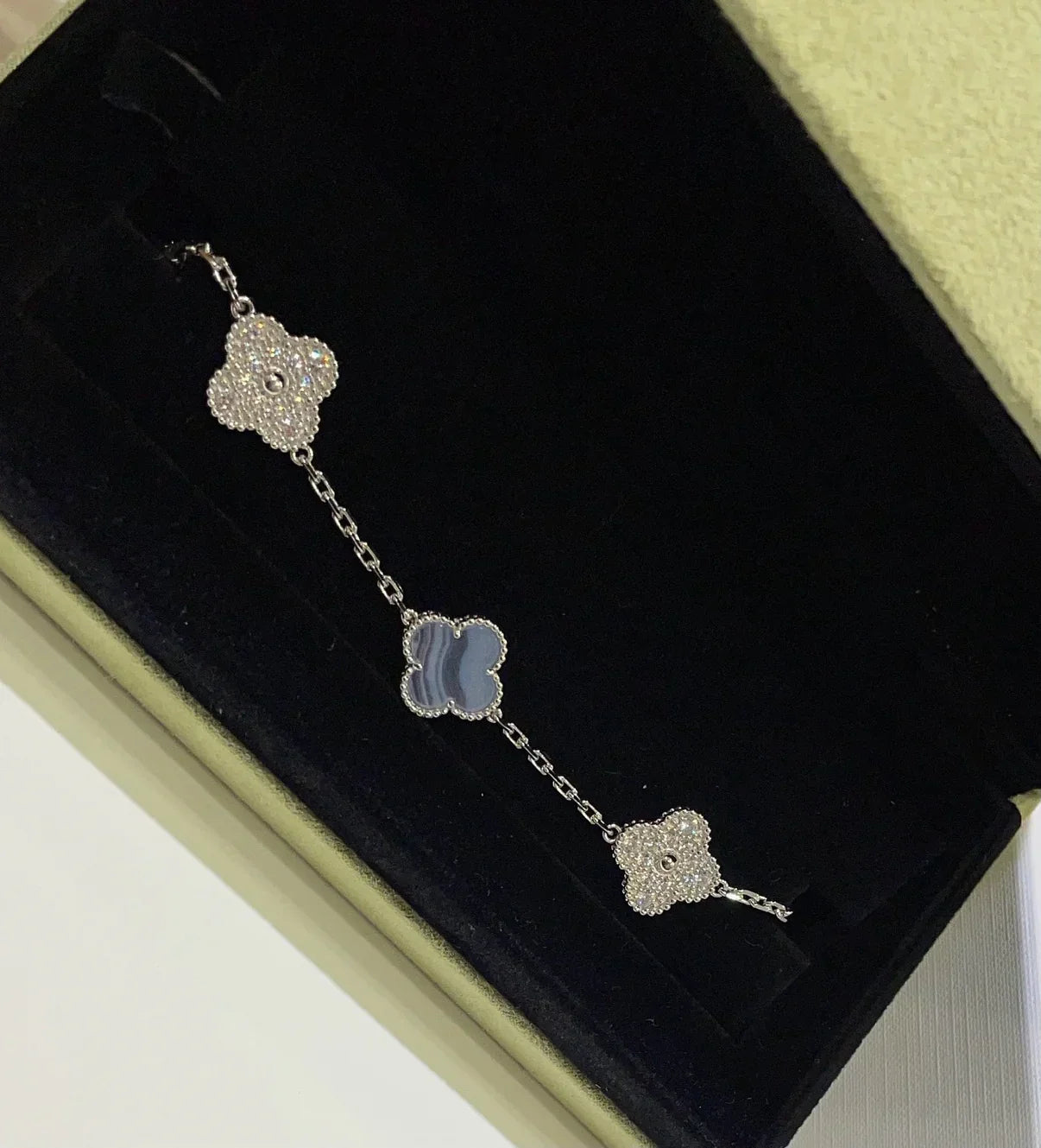 [LunaMar]LUCKY CLOVER 5-MOTIF BRACELET - PURPLE CHALCEDONY COLLECTION