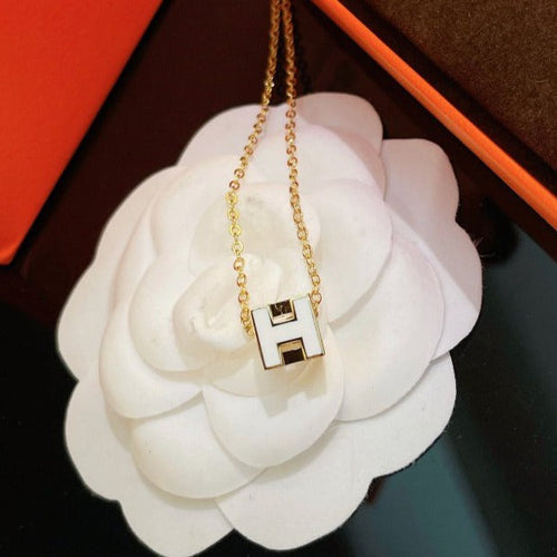 [LunaMar]H WHITE SQUARE GOLD NECKLACE