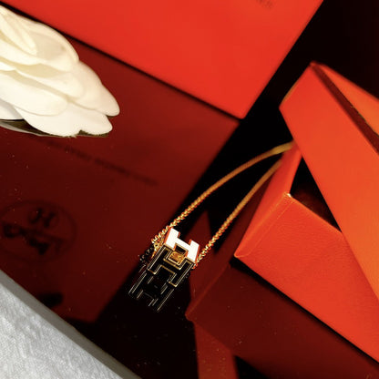 [LunaMar]H WHITE SQUARE GOLD NECKLACE