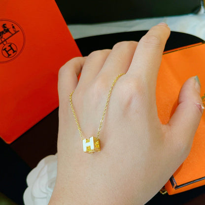 [LunaMar]H WHITE SQUARE GOLD NECKLACE