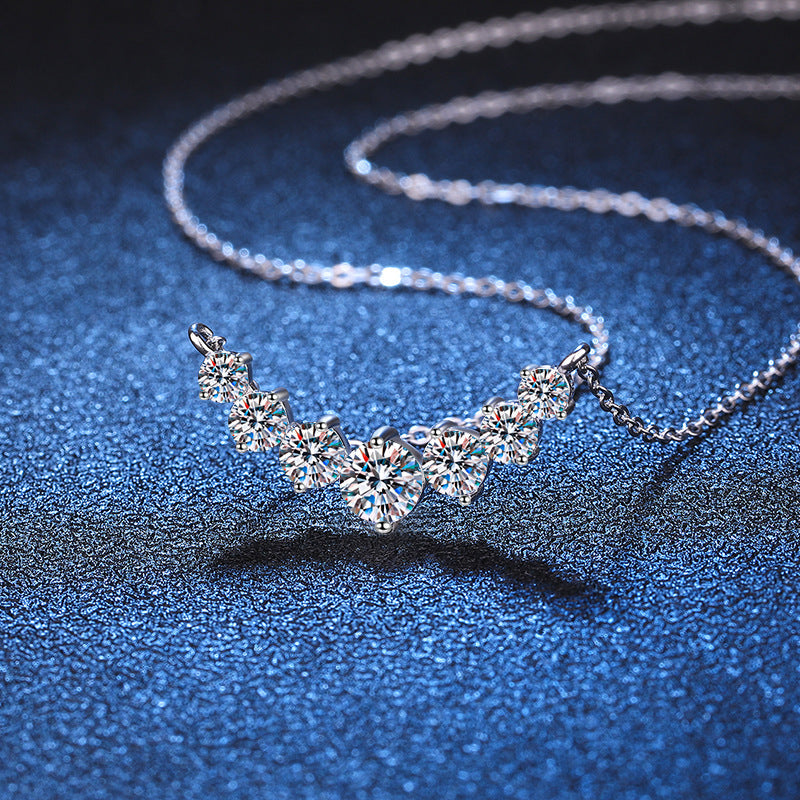 [LunaMar]MINIMALIST CURVED SMILE MOISSANITE NECKLACE