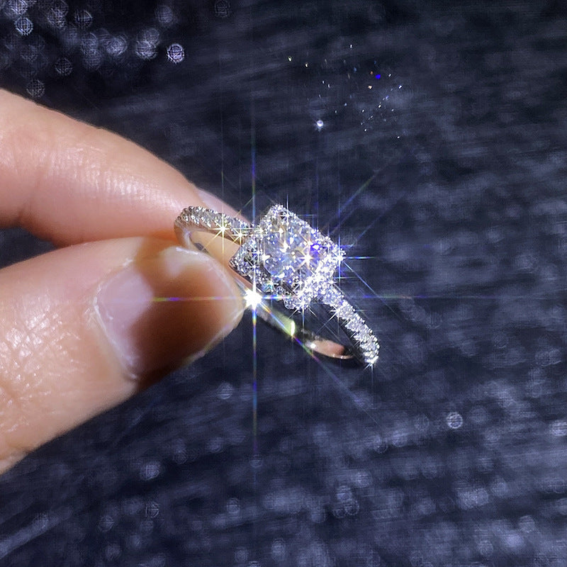 [LunaMar]DAINTY SUGAR-CUBE MOISSANITE RING