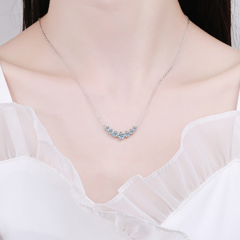 [LunaMar]MINIMALIST CURVED SMILE MOISSANITE NECKLACE
