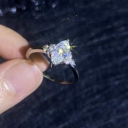 [LunaMar]ELEGANT MARQUISE CUT MOISSANITE RING WITH SIDE ACCENTS