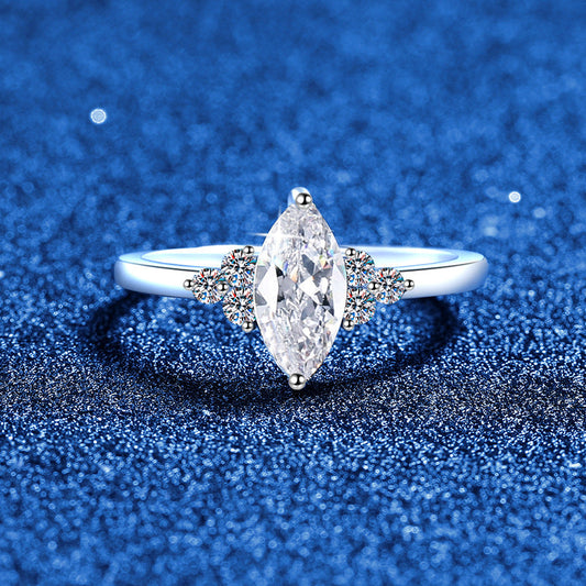 [LunaMar]ELEGANT MARQUISE CUT MOISSANITE RING WITH SIDE ACCENTS