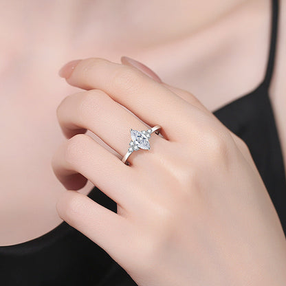 [LunaMar]ELEGANT MARQUISE CUT MOISSANITE RING WITH SIDE ACCENTS