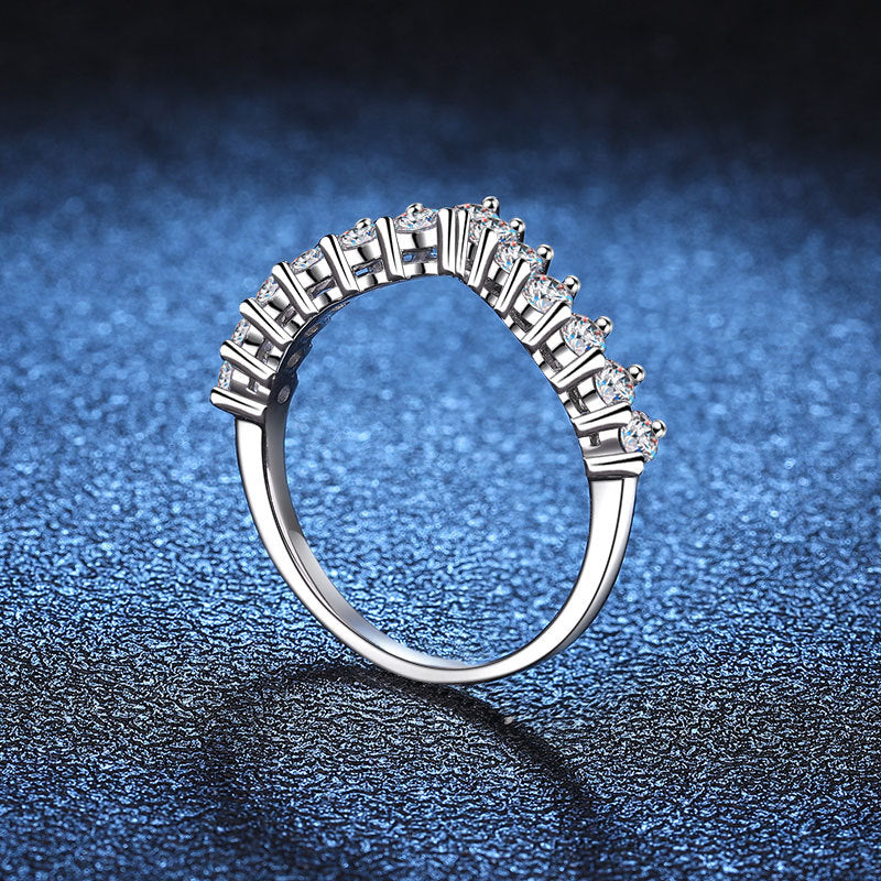 [LunaMar]ELEGANT V-SHAPED CHEVRON MOISSANITE RING