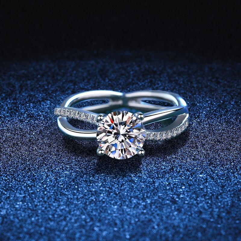 [LunaMar]ELEGANT 4-PRONG CROSSOVER MOISSANITE ENGAGEMENT RING