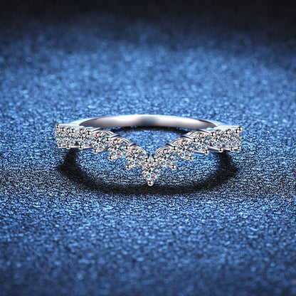[LunaMar]ELEGANT V-SHAPED CHEVRON MOISSANITE RING